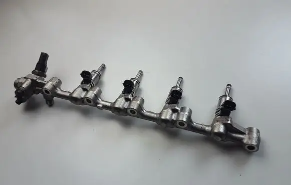 Toyota C-HR I Fuel injector 2325047070