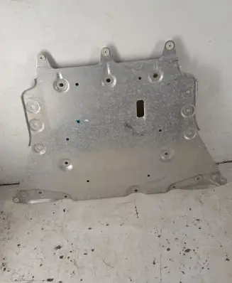 BMW iX Engine splash shield/under tray 6894792