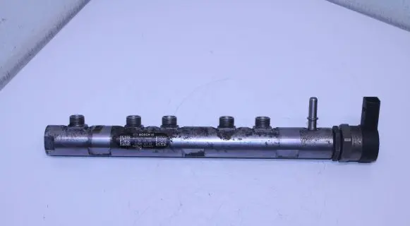 BMW 1 E81 E87 Fuel main line pipe 780912702 558349L1 0445214182