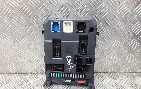 Citroen DS3 Fuse module 9666952280