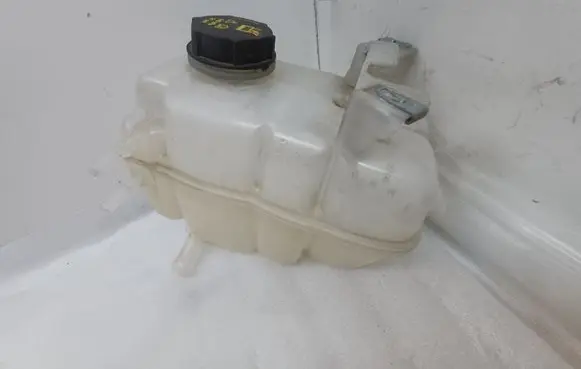 Coolant expansion tank/reservoir
