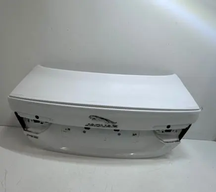 Jaguar XE Tailgate/trunk/boot lid 