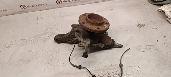 Renault Master III Front wheel hub 
