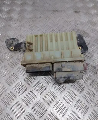Coolant fan relay