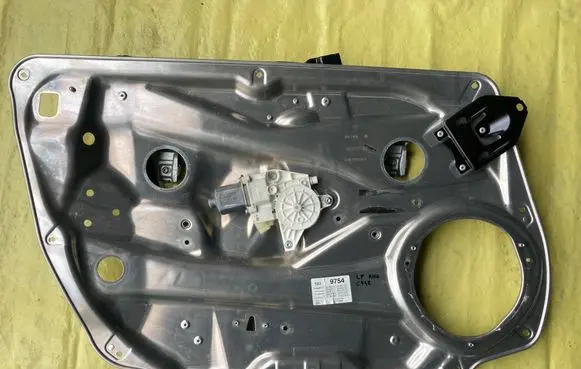 Mercedes-Benz C AMG W204 Sliding door motor assembly A2047600734 A2048210751 A2048204102