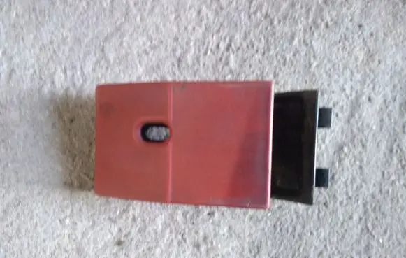 Mercedes-Benz E W124 Engine bonnet (hood) release handle