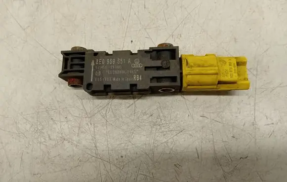 Audi A3 S3 A3 Sportback 8P Airbag deployment crash/impact sensor 8E0959651A