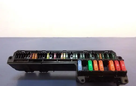 BMW 5 E60 E61 Fuse box set 695733002
