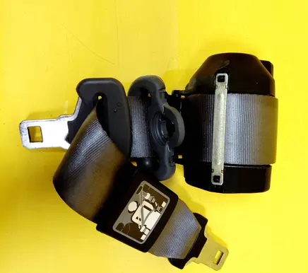 Renault Clio II Rear seatbelt 33005761