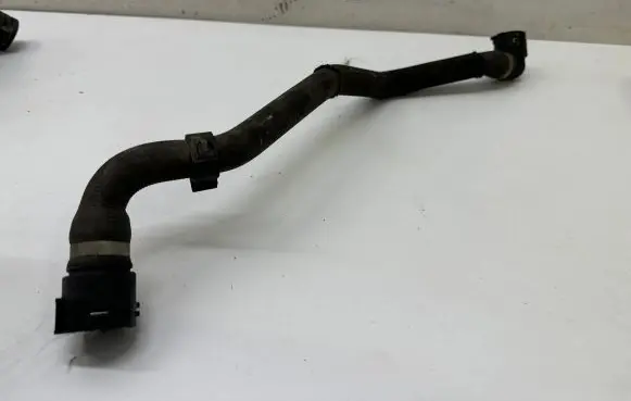 Opel Insignia B Engine coolant pipe/hose