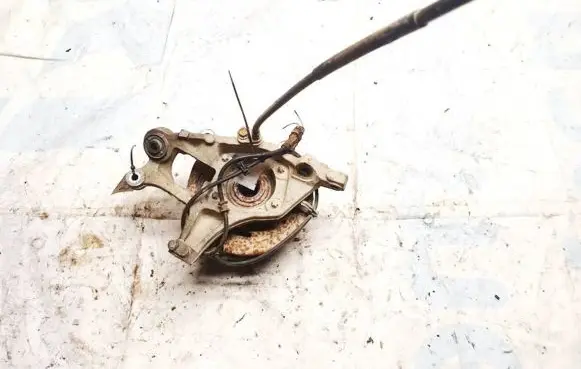 Rear wheel hub