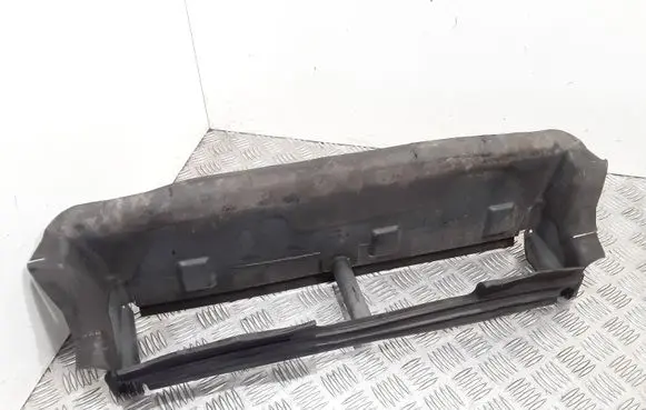 Ford Focus Intercooler air guide/duct channel BM518312A