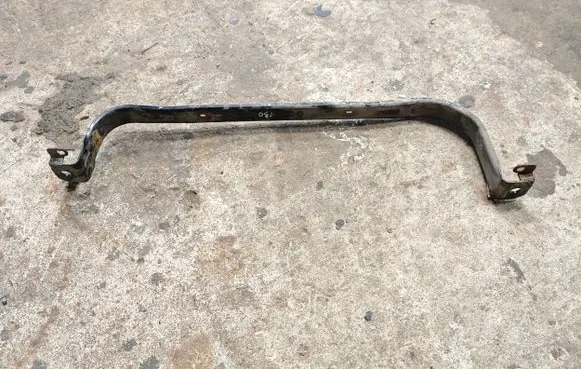 Fuel tank mounting bracket