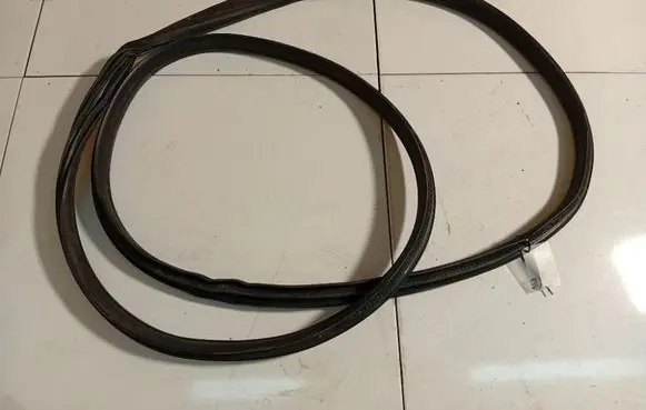 Citroen Berlingo Rubber seal front coupe door 