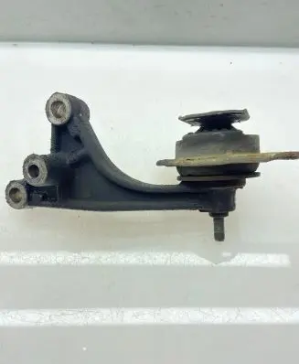 Alfa Romeo 156 Engine mount bracket
