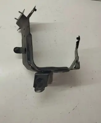 Audi Q7 4M Fender mounting bracket 4M0821138B 2414 4M0821132B