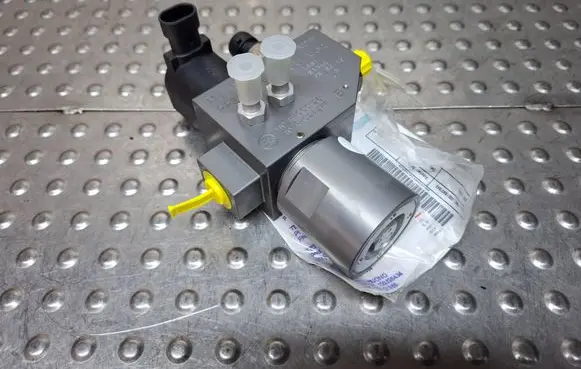 Fiat Grande Punto Fuel pressure regulator 51893784 518937840