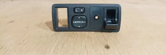 Toyota Corolla Verso E121 Wing mirror switch 183574 LHD 777665