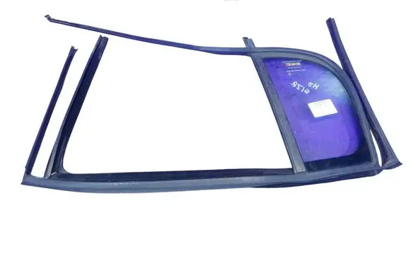Skoda Fabia Mk2 (5J) Front door window glass four-door