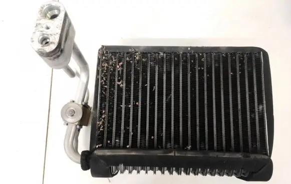A/C cooling radiator (condenser)