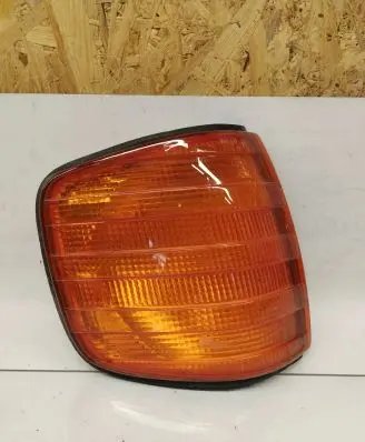 Mercedes-Benz S W126 Front indicator light 0008209121