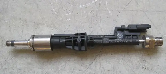 BMW 4 F32 F33 Fuel injector PA6635GF 0261500109