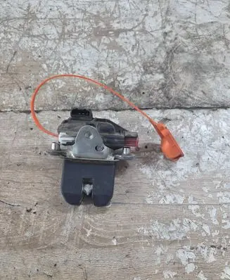 Skoda Praktik (5J8) Tailgate/trunk/boot lock/catch/latch 5J8827501C
