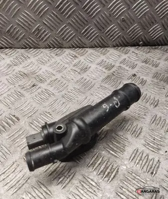 Volkswagen PASSAT B6 Engine coolant pipe/hose 03g121132b