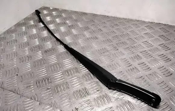 Volkswagen PASSAT B6 Front wiper blade arm 3C1955410B