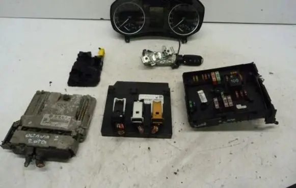 Engine ECU kit and lock set