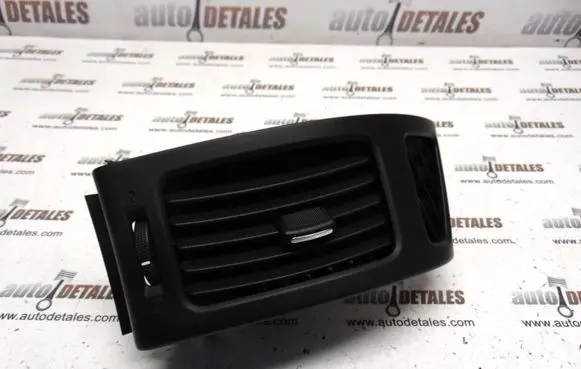 Hyundai i30 Dash center air vent grill 97490-2R000
