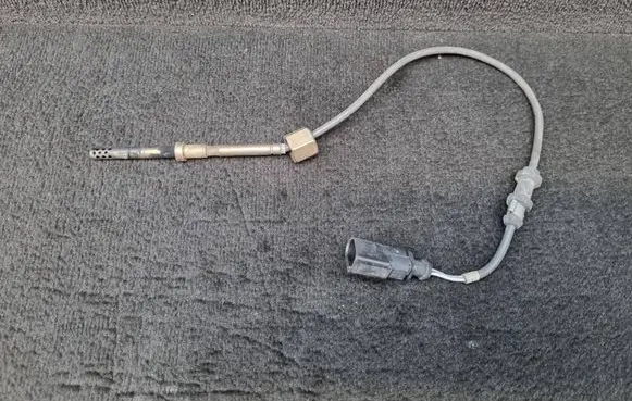 Audi A3 S3 8P Exhaust gas temperature sensor 06F906088 06F906088D