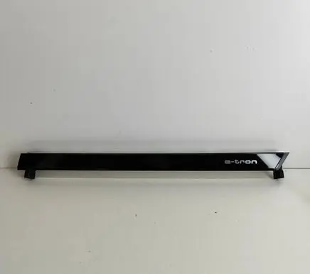 Audi e-tron Dashboard glove box trim 4KR857186A