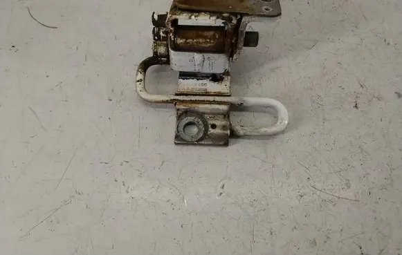 Audi A8 S8 D3 4E Front door lower hinge 4E0831412C