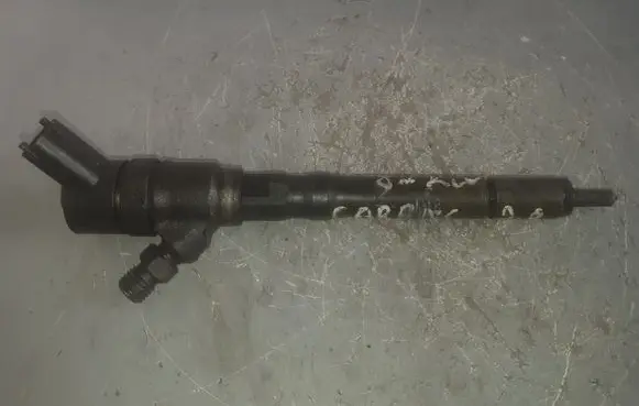 KIA Carens I Fuel injector
