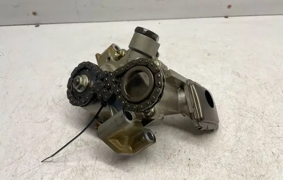 Toyota Auris E180 Oil pump 