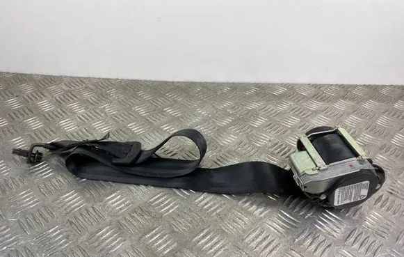 Volvo XC90 Third row seat belt 