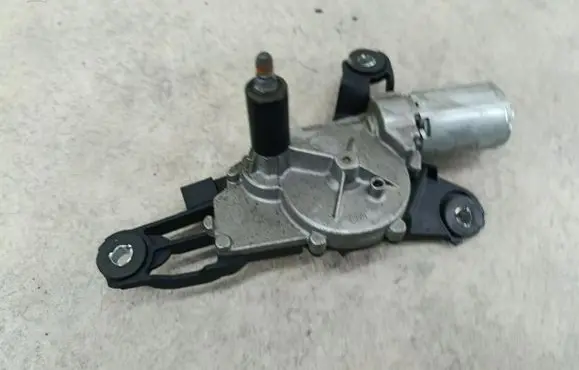 Mitsubishi Colt Rear window wiper motor MN105052