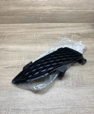 Mazda 3 I Front bumper lower grill BP4K50C11A