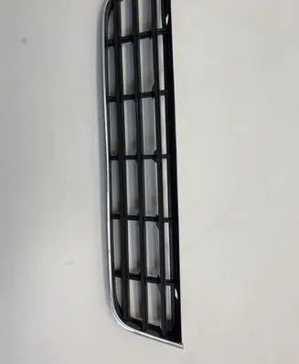 Volkswagen PASSAT B6 Front bumper lower grill 3C0853677