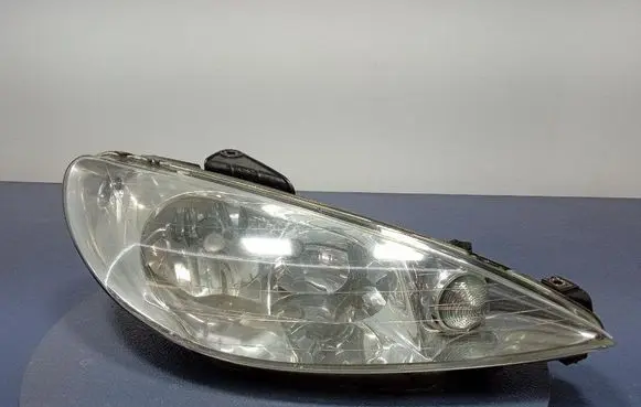 Peugeot 206 CC Headlight/headlamp 9628666780