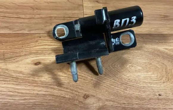 Ford Mondeo MK IV Rear door upper hinge A046575