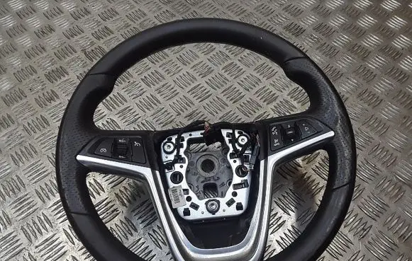 Opel Insignia A Steering wheel 13316540