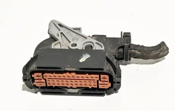 Skoda Superb B8 (3V) ABS module connector plug 6Q0973038A 16594