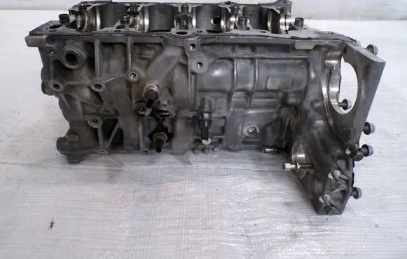 Opel Astra J Engine block 55573916