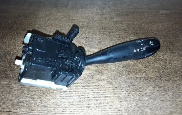 Toyota Corolla Verso E121 Indicator stalk 8465205150