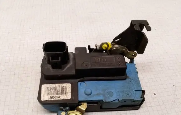 Volvo S60 Front door lock 8650546