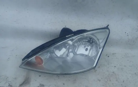 Ford Focus Headlight/headlamp