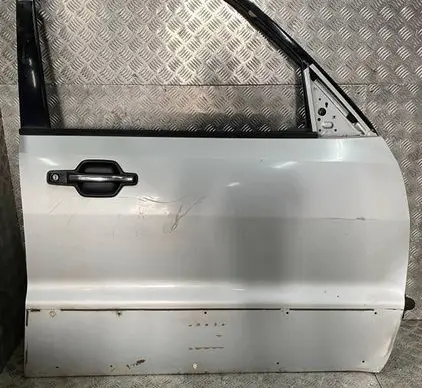 Mitsubishi Pajero Front door HAMU4079754 JA4MW31R02J026734