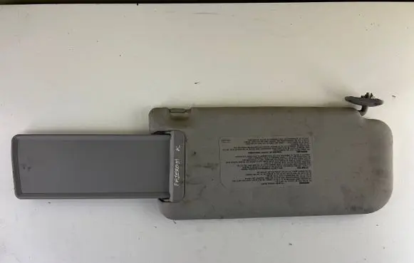 Mitsubishi Pajero Sun visor